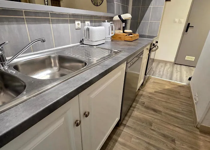 2 Chambres, Cuisine Equipee